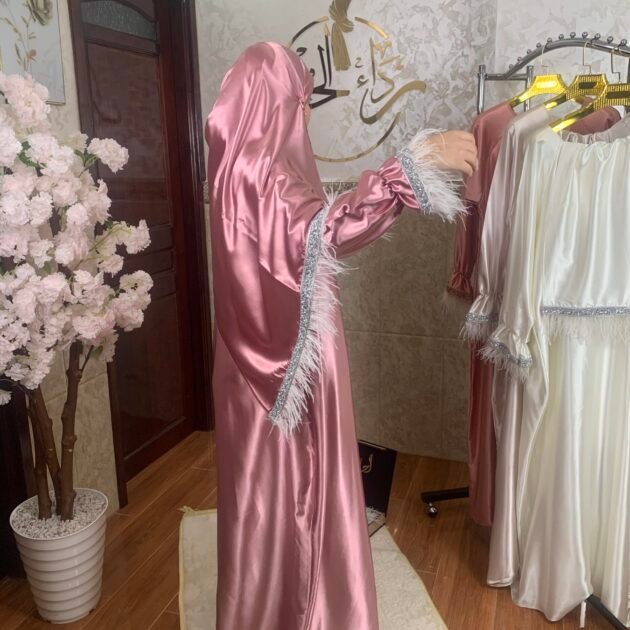 طاقم صلاة العروس الملكي